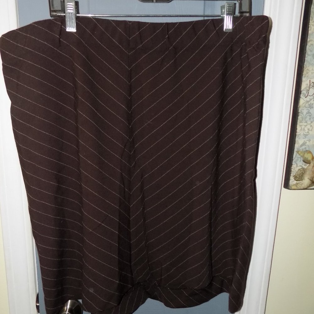 Liz Lange Maternity Brown W/Pinstripe Skirt
